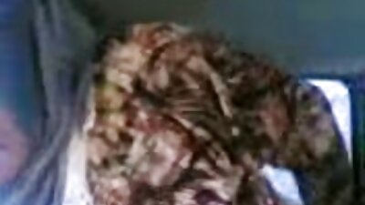 Distracție cu un virbator în timp ce ești la baie